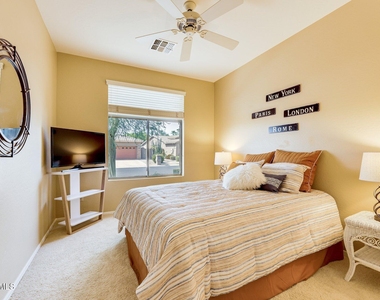 9746 E Coopers Hawk Drive - Photo Thumbnail 13