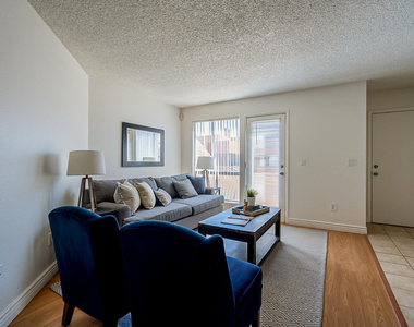 11640 N 51st Avenue - Photo Thumbnail 4