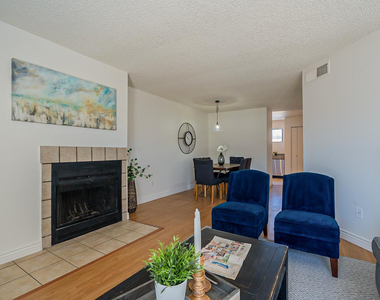 11640 N 51st Avenue - Photo Thumbnail 5