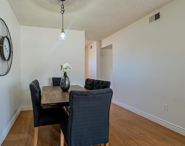 11640 N 51st Avenue - Photo Thumbnail 10