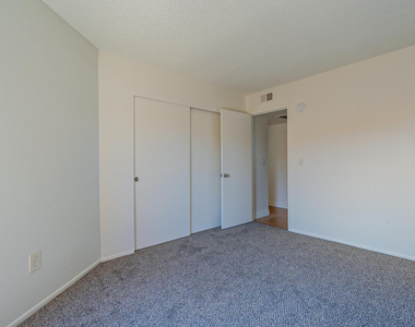 11640 N 51st Avenue - Photo Thumbnail 20