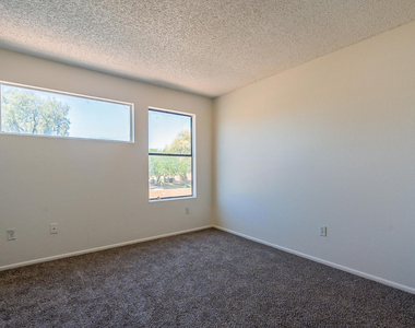 11640 N 51st Avenue - Photo Thumbnail 14