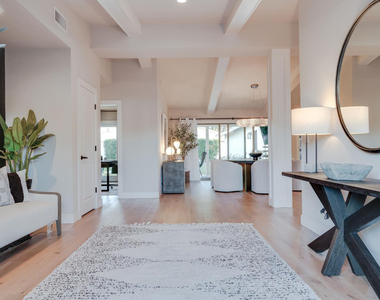 243 W Harmont Drive - Photo Thumbnail 8