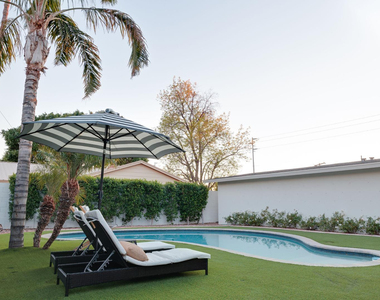 243 W Harmont Drive - Photo Thumbnail 15