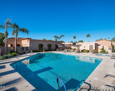 8242 E Via De La Escuela Lane - Photo Thumbnail 32