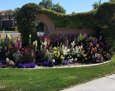 8242 E Via De La Escuela Lane - Photo Thumbnail 40