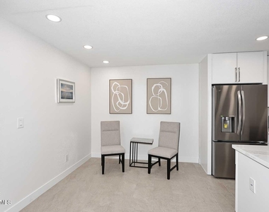 8242 E Via De La Escuela Lane - Photo Thumbnail 16