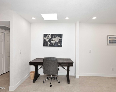 8242 E Via De La Escuela Lane - Photo Thumbnail 25