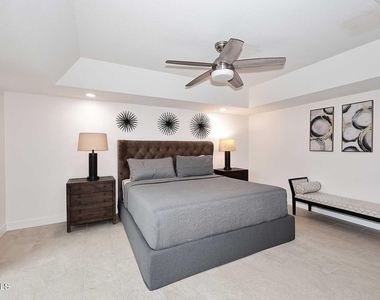 8242 E Via De La Escuela Lane - Photo Thumbnail 7