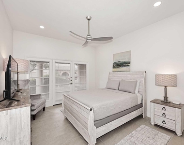 8242 E Via De La Escuela Lane - Photo Thumbnail 15