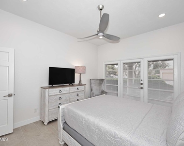 8242 E Via De La Escuela Lane - Photo Thumbnail 17