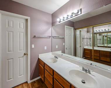 10935 W Ruth Avenue - Photo Thumbnail 13