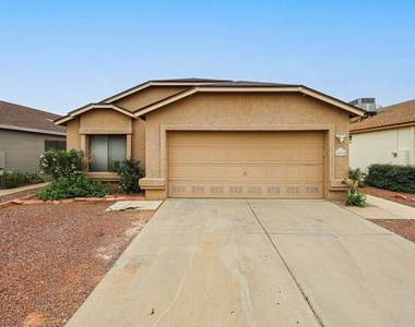 10935 W Ruth Avenue - Photo Thumbnail 3