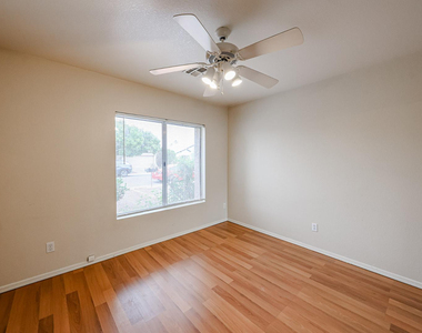 10935 W Ruth Avenue - Photo Thumbnail 16