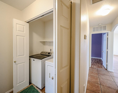 10935 W Ruth Avenue - Photo Thumbnail 11