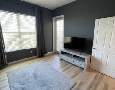 14575 W Mountain View Boulevard W - Photo Thumbnail 5