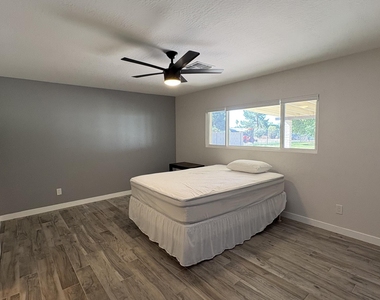 4422 W Greenway Road - Photo Thumbnail 27
