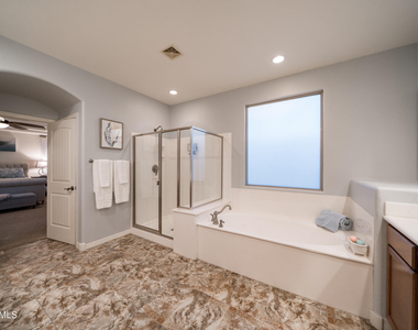 2681 E Hampton Lane - Photo Thumbnail 35