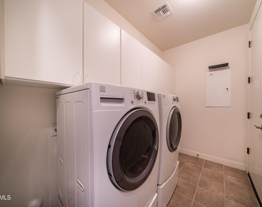 2681 E Hampton Lane - Photo Thumbnail 26