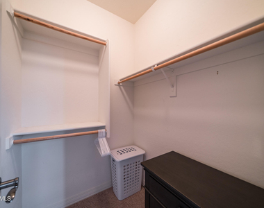 2681 E Hampton Lane - Photo Thumbnail 45