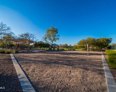 2681 E Hampton Lane - Photo Thumbnail 87
