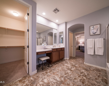 2681 E Hampton Lane - Photo Thumbnail 36