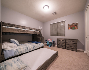 2681 E Hampton Lane - Photo Thumbnail 47