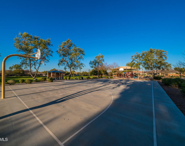 2681 E Hampton Lane - Photo Thumbnail 85