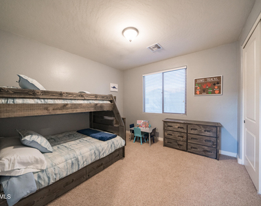 2681 E Hampton Lane - Photo Thumbnail 46