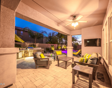 2681 E Hampton Lane - Photo Thumbnail 7