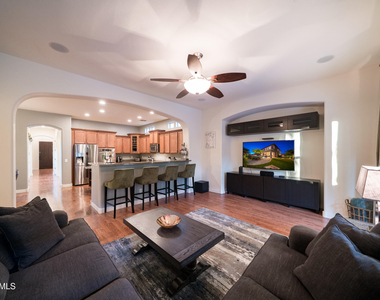 2681 E Hampton Lane - Photo Thumbnail 19