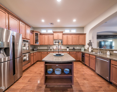 2681 E Hampton Lane - Photo Thumbnail 10