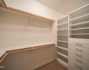 2681 E Hampton Lane - Photo Thumbnail 37