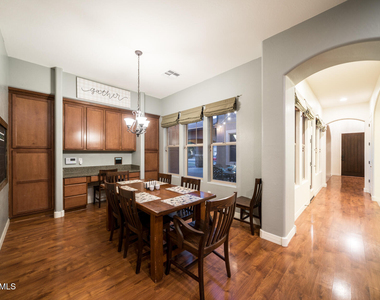 2681 E Hampton Lane - Photo Thumbnail 17