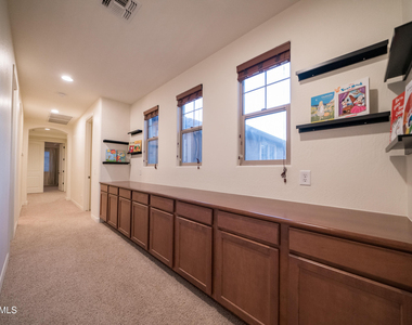 2681 E Hampton Lane - Photo Thumbnail 53