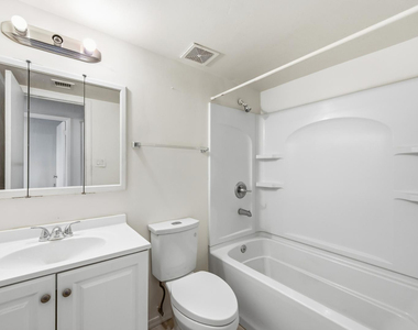 6705 W Devonshire Avenue - Photo Thumbnail 12