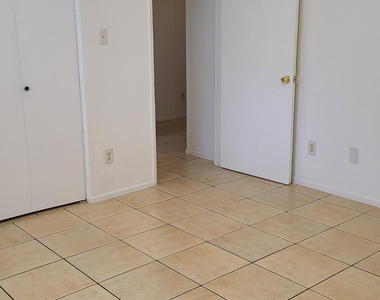 1345 E Campbell Avenue - Photo Thumbnail 8