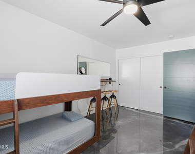 2812 N 71st Place - Photo Thumbnail 34