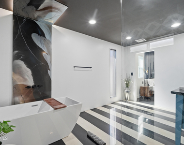 2812 N 71st Place - Photo Thumbnail 45
