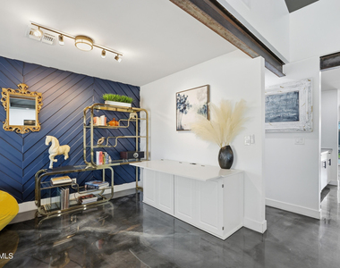 2812 N 71st Place - Photo Thumbnail 26