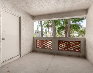 5104 N 32nd Street - Photo Thumbnail 10