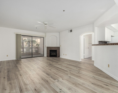 5104 N 32nd Street - Photo Thumbnail 2