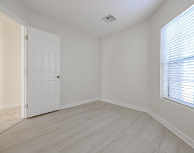 3081 N 148th - Photo Thumbnail 27