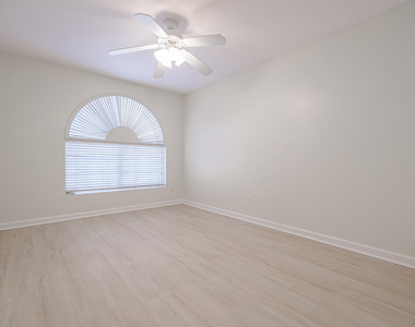 3081 N 148th - Photo Thumbnail 31