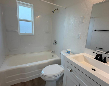 1027 E Dunlap Avenue - Photo Thumbnail 8
