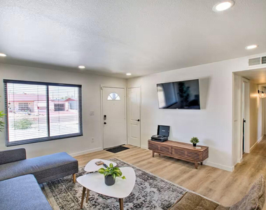 1233 E Marny Road - Photo Thumbnail 3