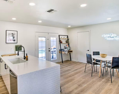 1233 E Marny Road - Photo Thumbnail 5