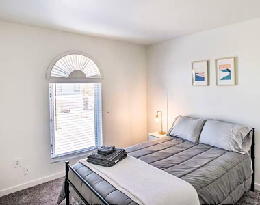 1233 E Marny Road - Photo Thumbnail 16