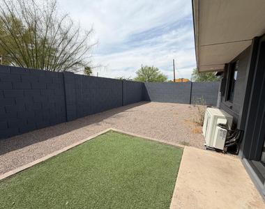 1027 E Dunlap Avenue - Photo Thumbnail 14