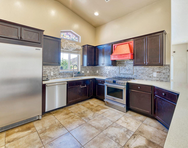 6422 E Saddlehorn Circle - Photo Thumbnail 3